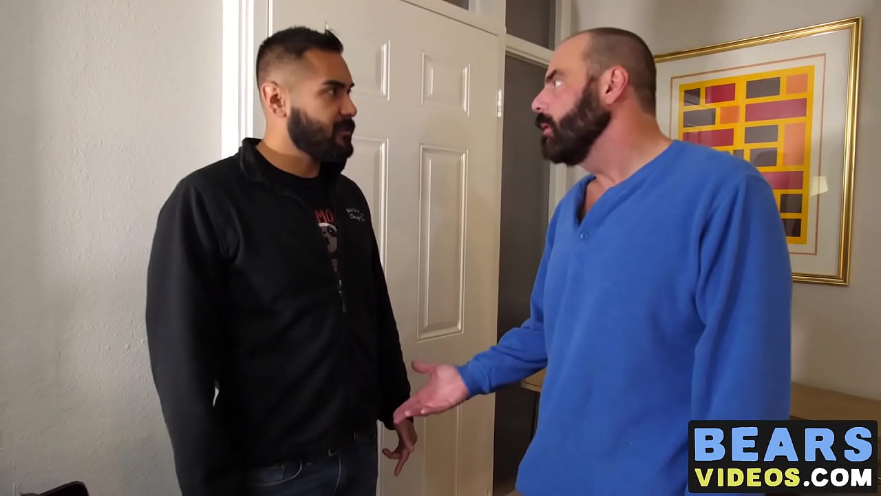 Un bear puissant prend le contrĂ´le video gay